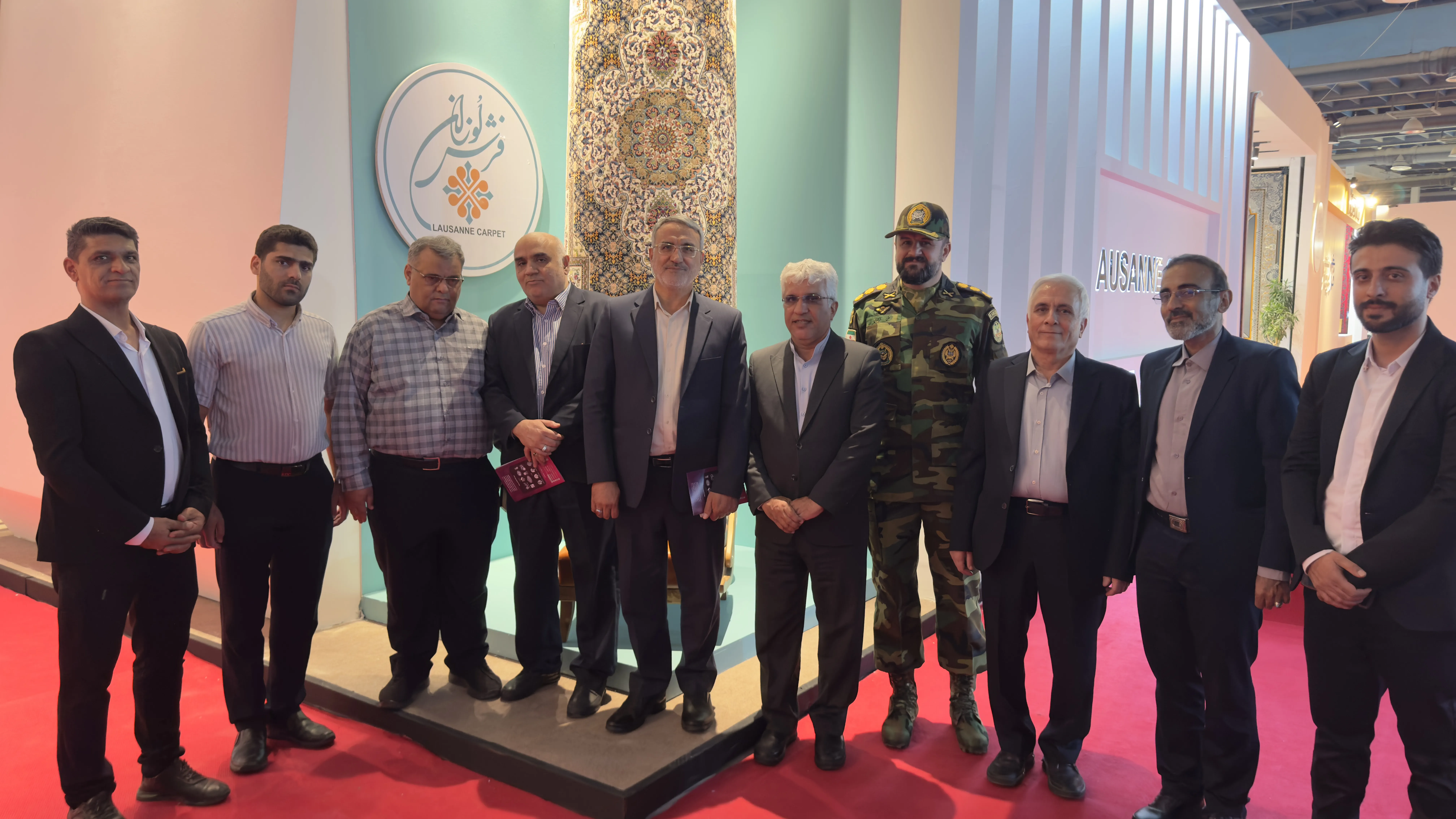 حضور میهمانان در غرفه لوزان